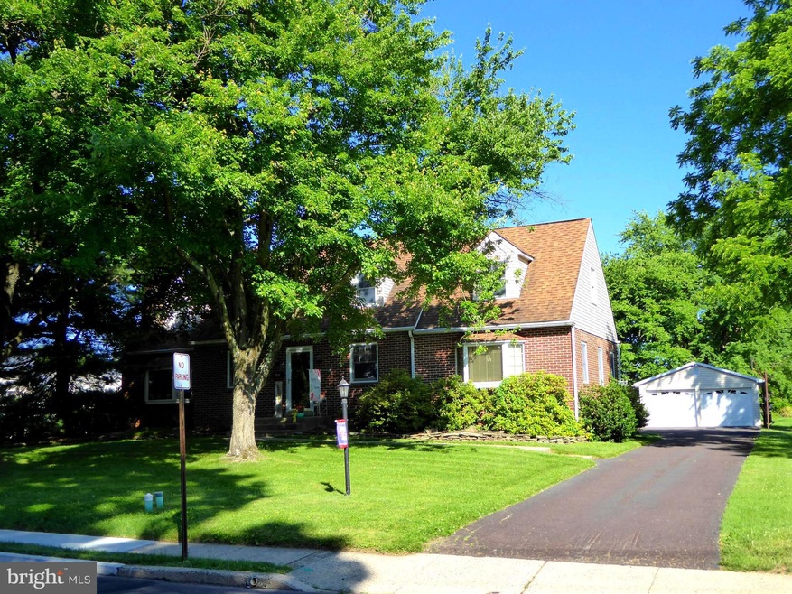 383 W Vine St, Hatfield, PA 19440 - photo 1