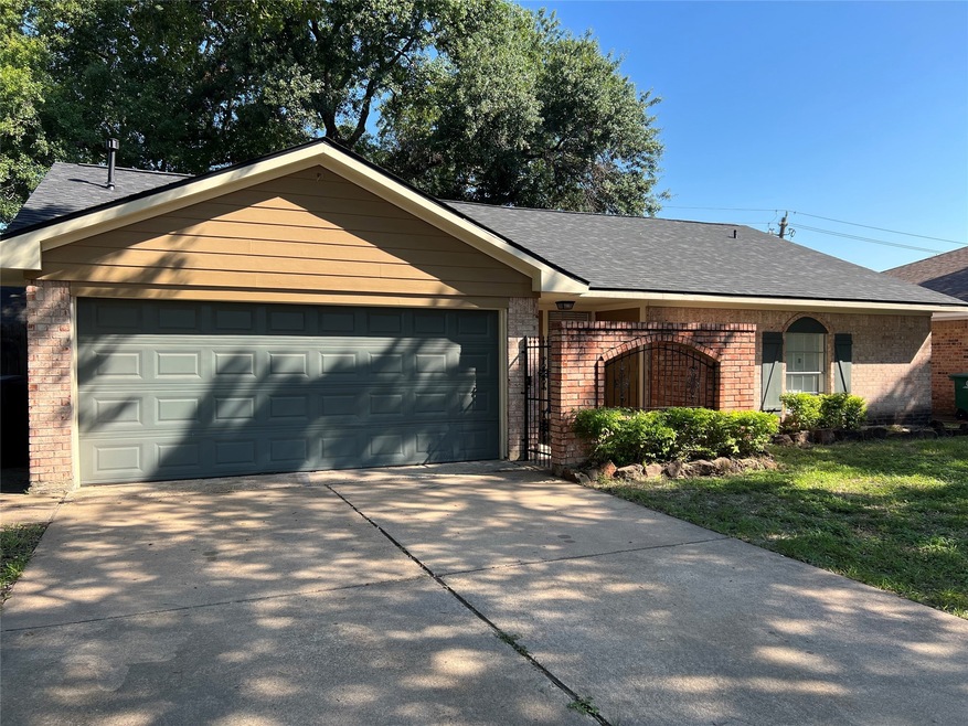 6010 Hoover St, Houston, TX 77092 - photo 1