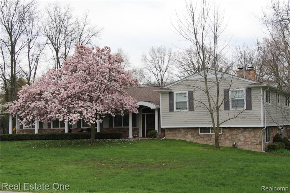 Come see all that 6035 Old Orchard has to offer!!