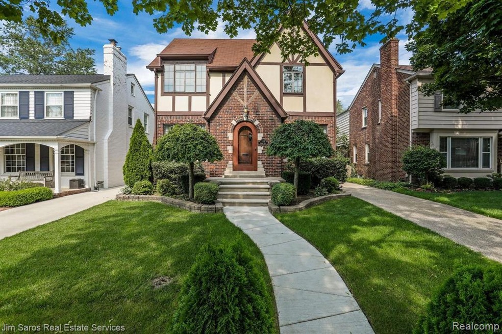 1-web-or-mls-328 Fisher Road Grosse Pointe0002.jpg
