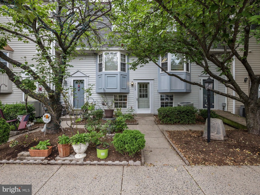 7943 Brighton Way unit 44, Manassas, VA 20109 - photo 1