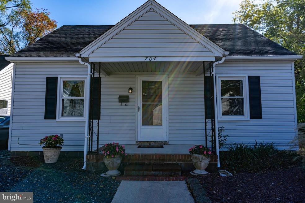 704 E Isabella St, Salisbury, MD 21804 - photo 1