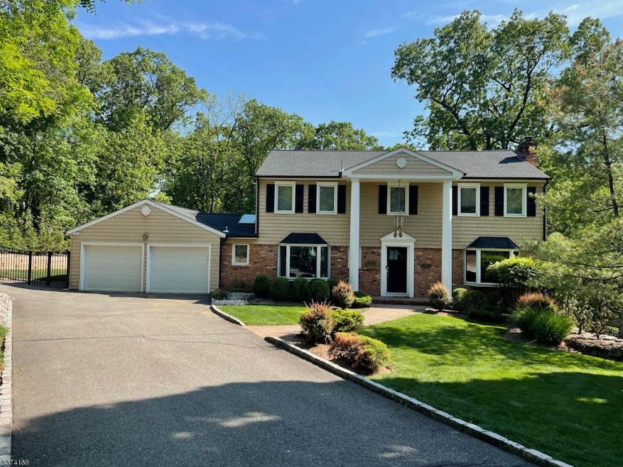 61 Rockledge Dr, Livingston, NJ 07039 - photo 1