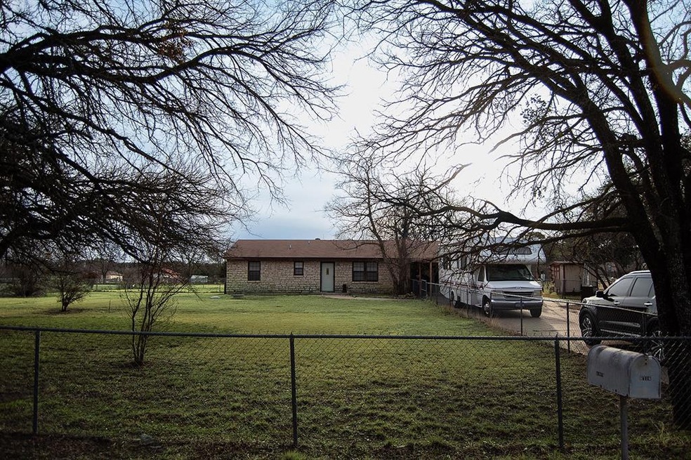 6716 Hamilton Ct, Weatherford, TX 76087 - photo 1