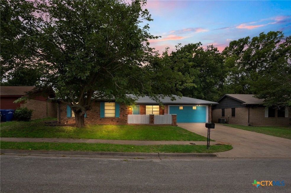 1106 Magnolia St, Copperas Cove, TX 76522 - photo 1