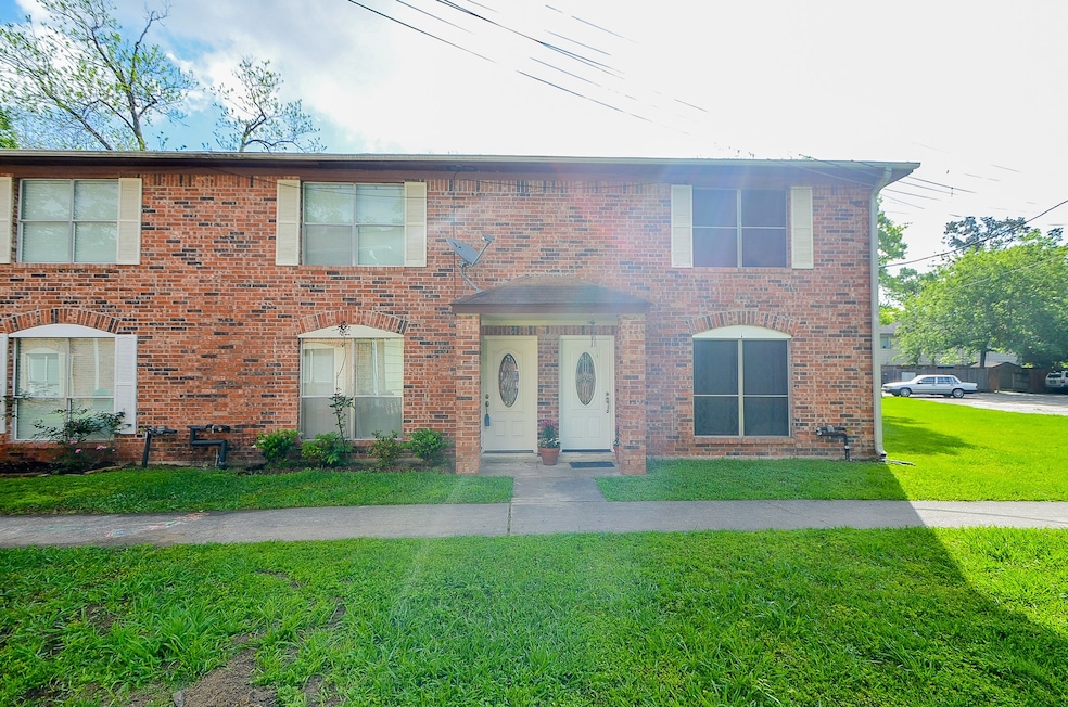 Welcome to 2209 Bauer Dr, Unit B