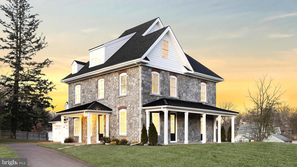 305 Hamlet Cir, Berwyn, PA 19312 - photo 1