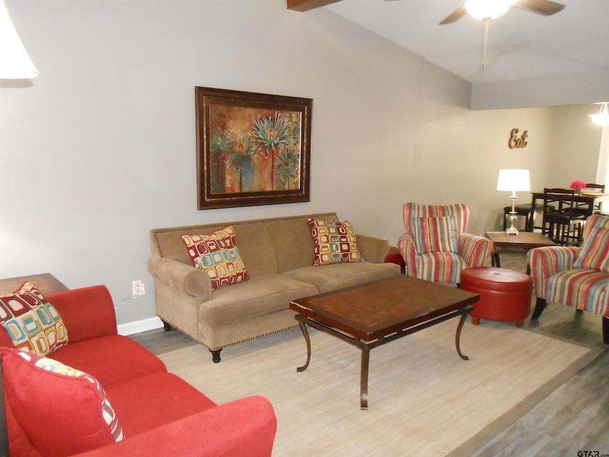 For Rent $1,300/month