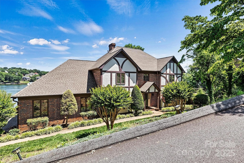 476 44th Avenue Dr NW, Hickory, NC 28601 - photo 1