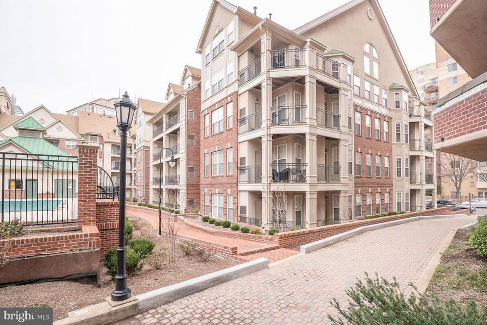 1320 N Wayne St unit 404, Arlington, VA 22201 - photo 1
