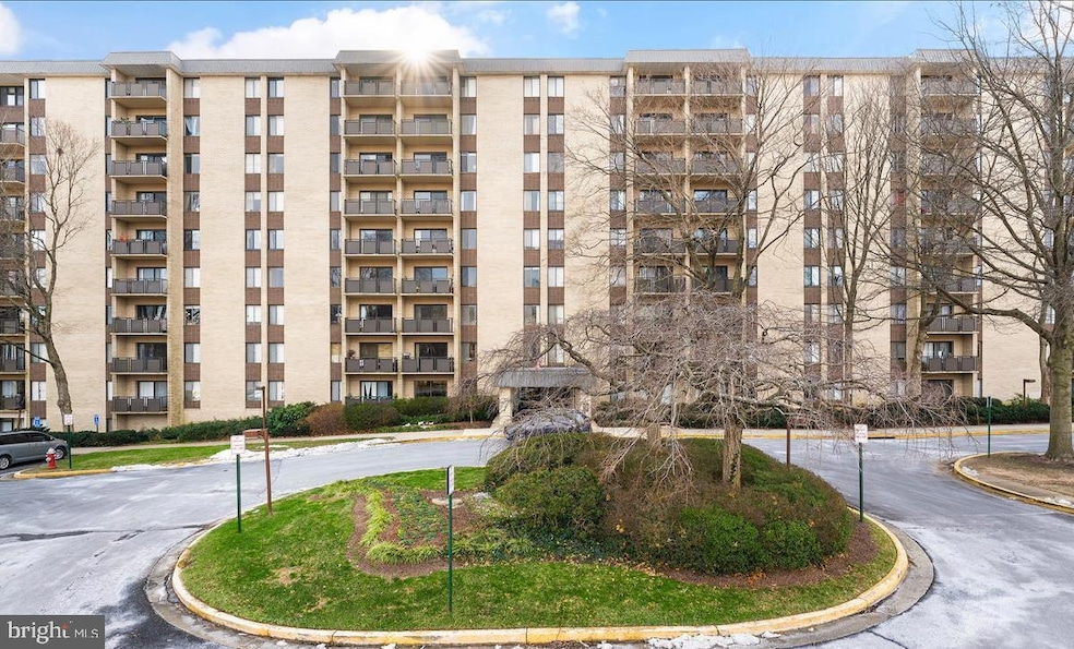 6001 Arlington Blvd Unit 406