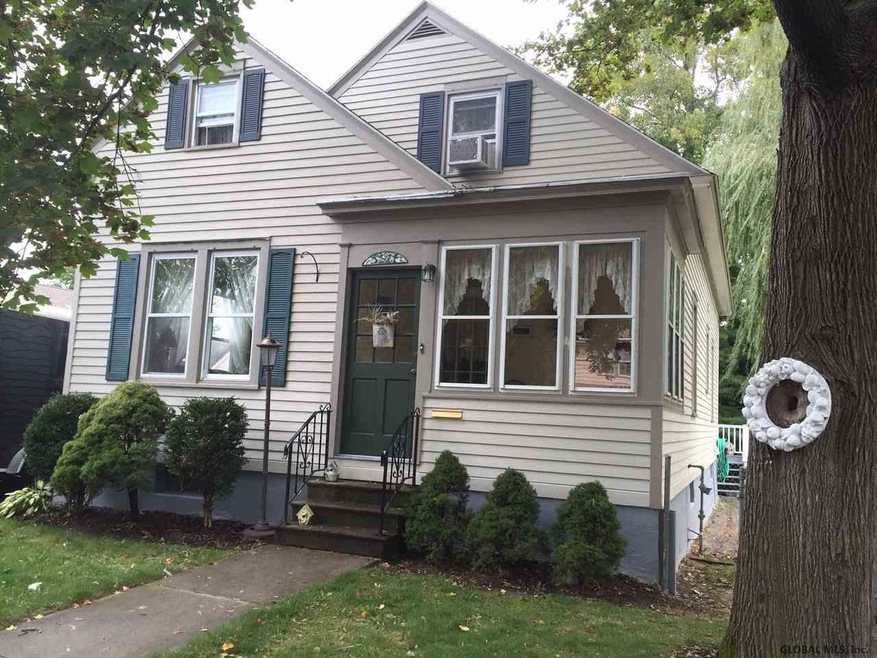 29 Holmes Ct, Albany, NY 12209 - photo 1