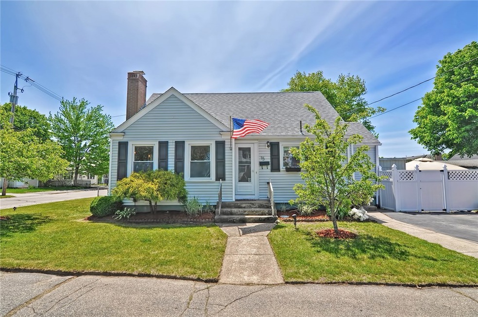 15 Welden St, Pawtucket, RI 02861 - photo 1