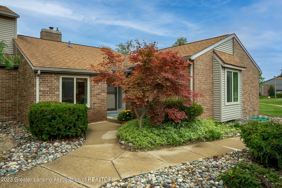 828 Montevideo Dr E Lansing MI-104