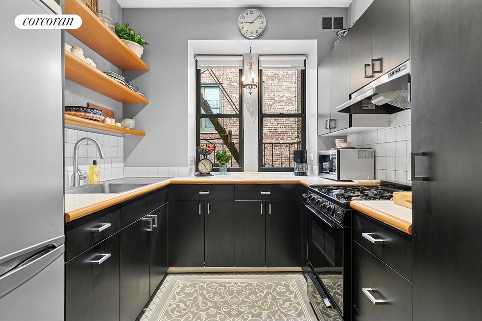 Fort View Apartments unit 6C, New York, NY 10033 - photo 1