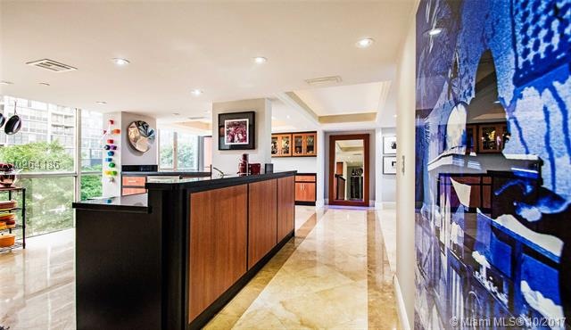 Turn key apartment owned by exquisite Art Collecto