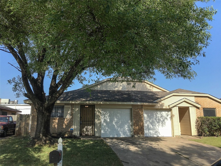 11008 Panicum Ct, Houston, TX 77086 - photo 1