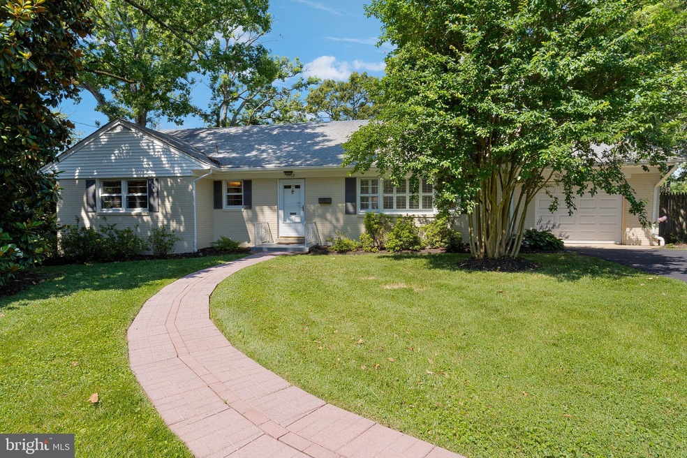 7112 Marlan Dr, Alexandria, VA 22307 - photo 1