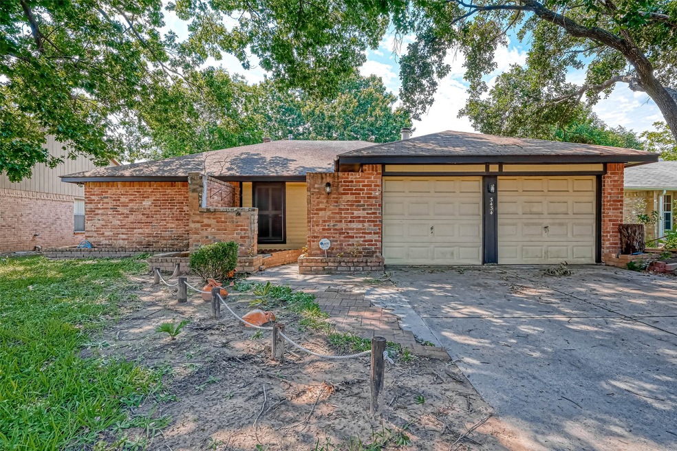 3434 Sandbrook Dr, Houston, TX 77066 - photo 1