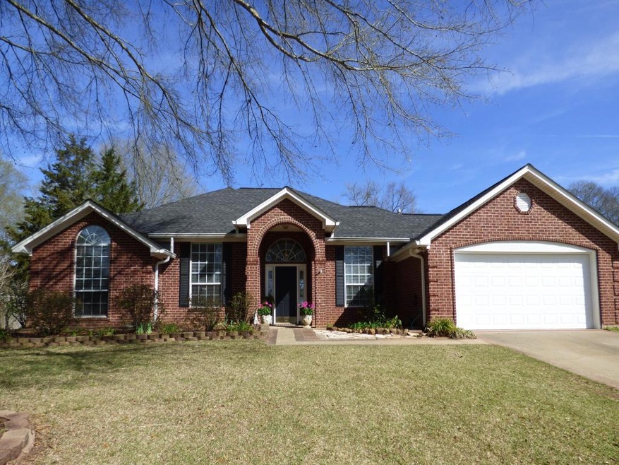 709 Oakview Dr, Nacogdoches, TX 75965 - photo 1