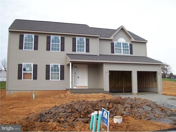 31 Versailles Ct, Reading, PA 19605 - photo 1