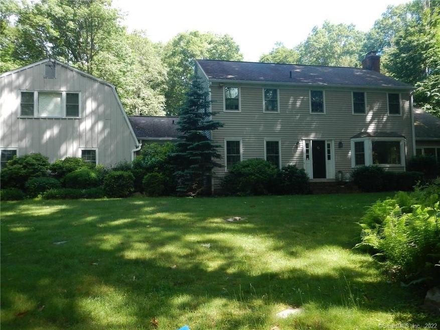 571 Cheese Spring Rd, New Canaan, CT 06840 - photo 1