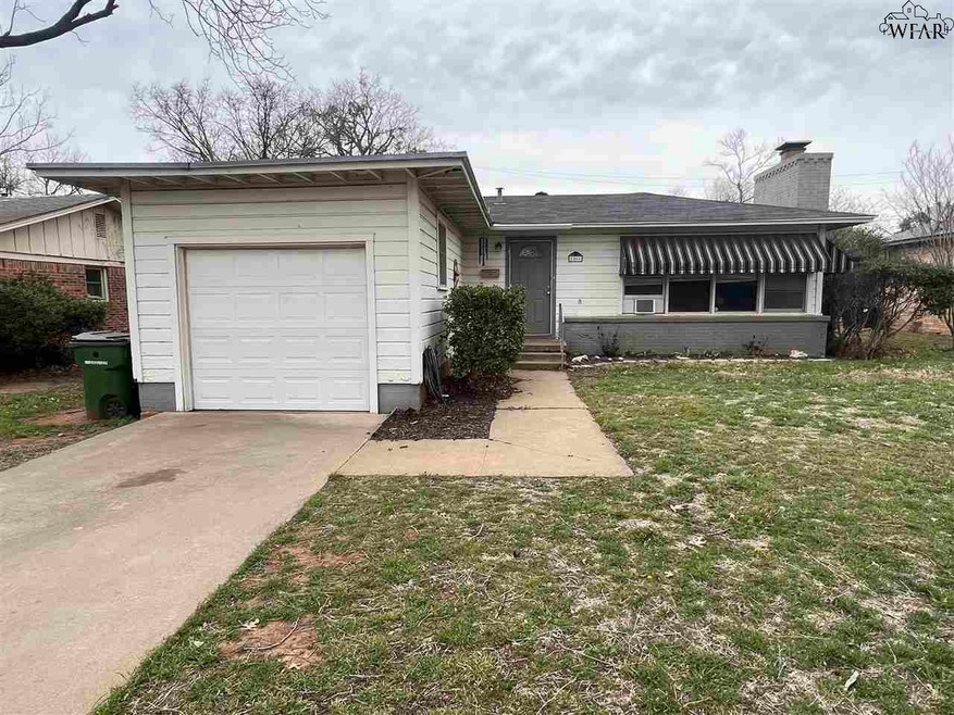 1566 Carol Ln, Wichita Falls, TX 76302 - photo 1