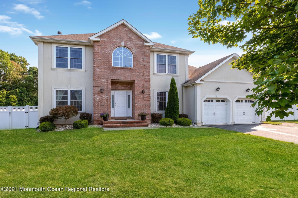 5 Saveria Ct, Howell, NJ1
