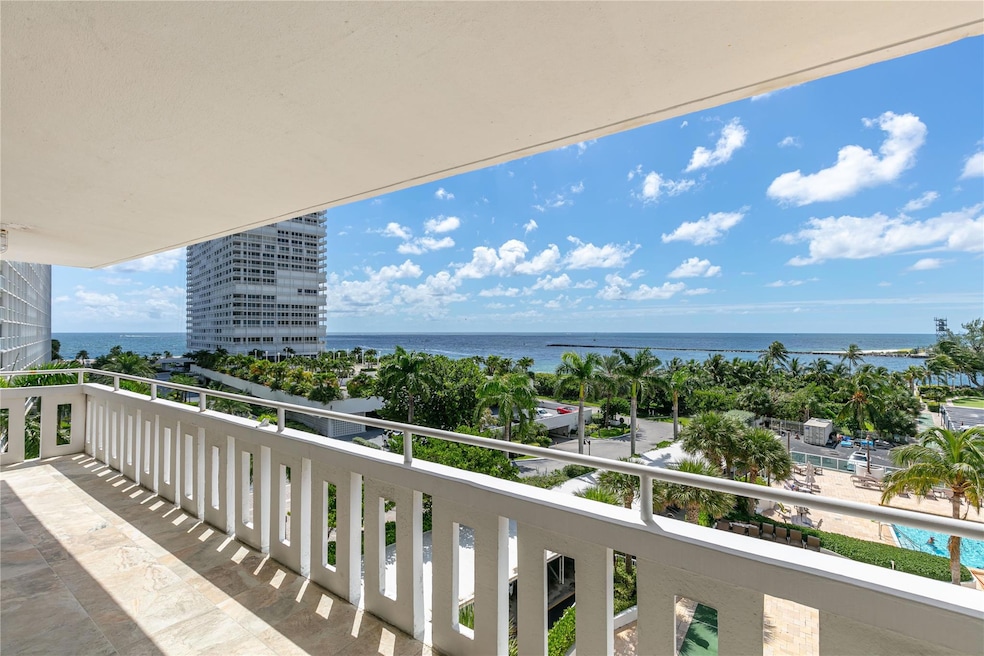 Everglades House unit 610, Fort Lauderdale, FL 33316 - photo 1