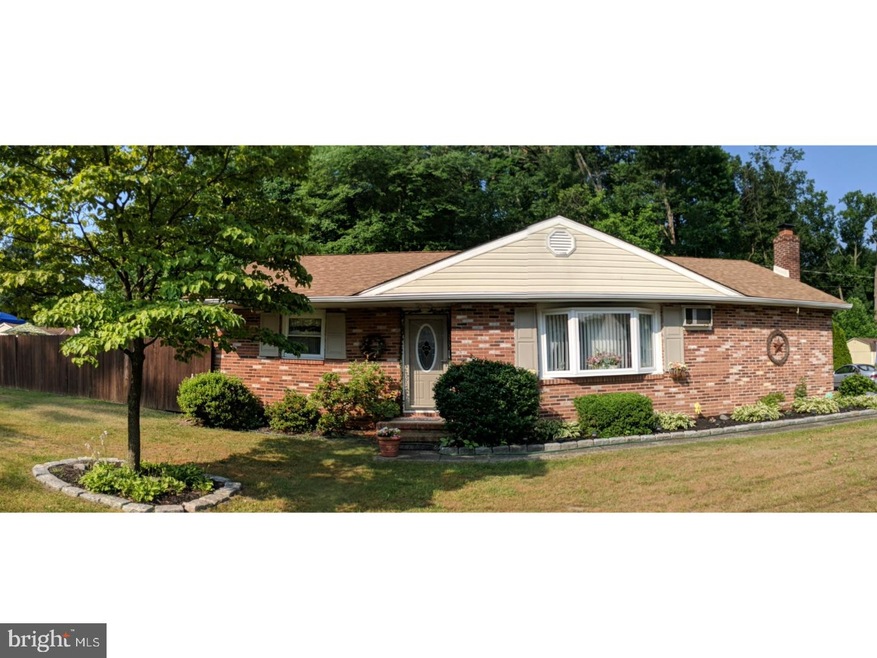 823 Vermont Ave, Woodbury, NJ 08096 - photo 1