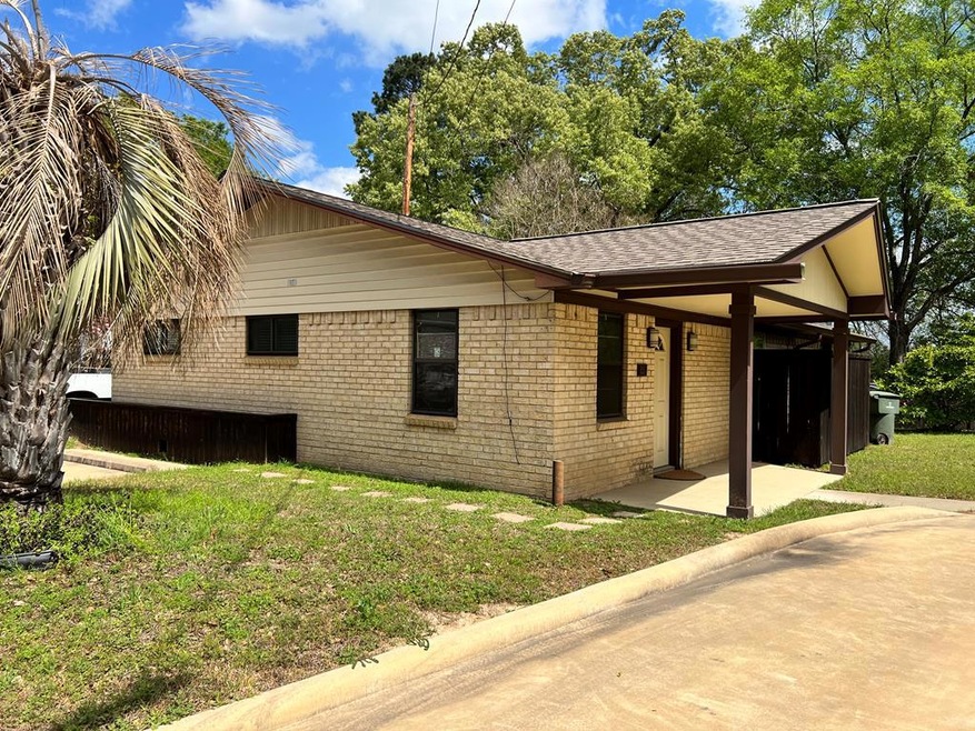 525 Burk St, Nacogdoches, TX 75964 - photo 1