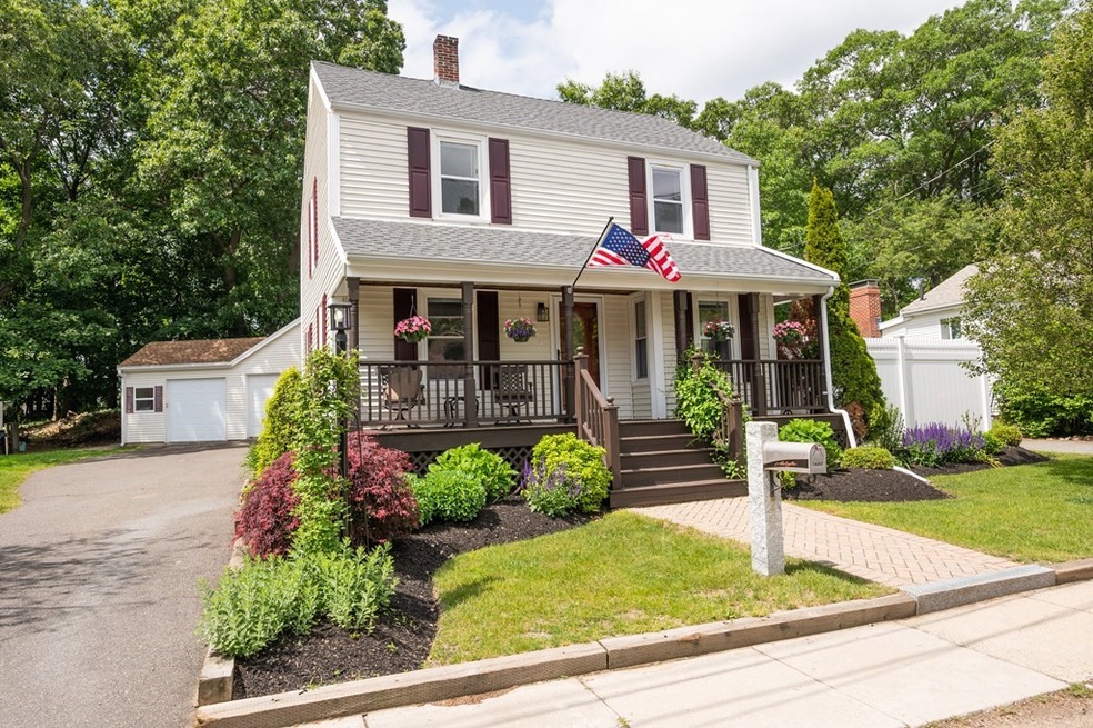 8 Winnegance Ave, Peabody, MA 01960 - photo 1