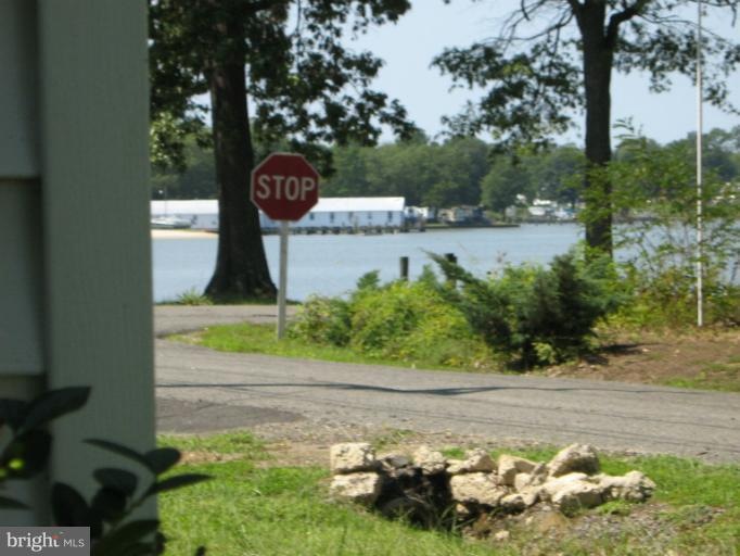 300 Chamberlayne St, Colonial Beach, VA 22443 - photo 1