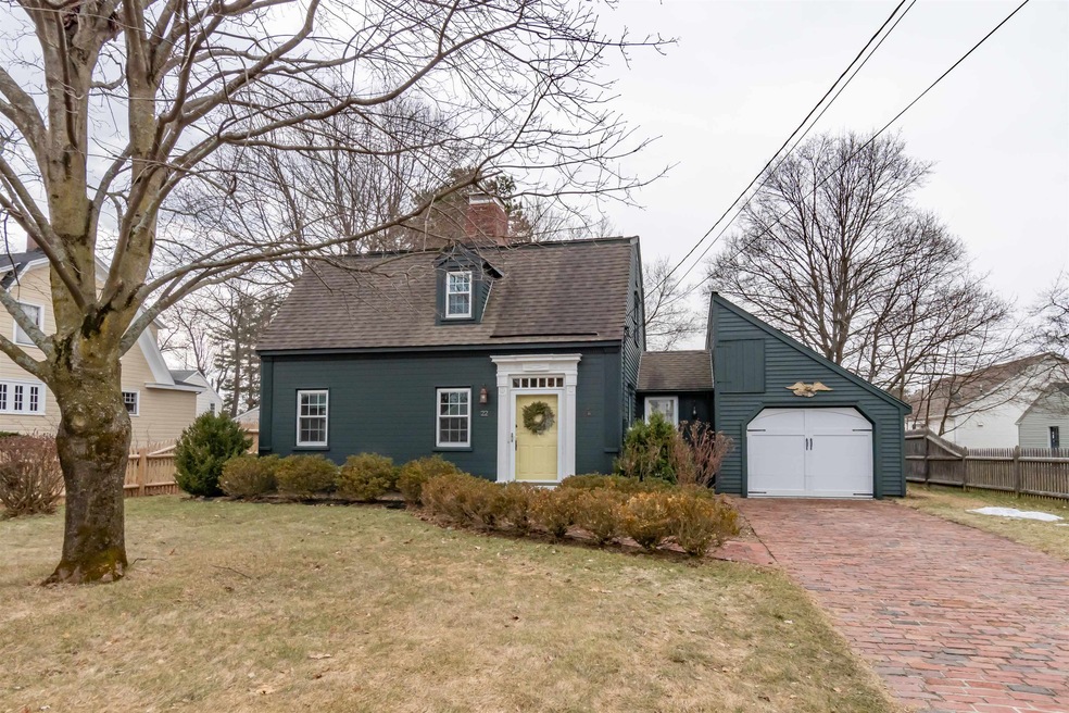 22 Pine Hill Ave, Nashua, NH 03064 - photo 1