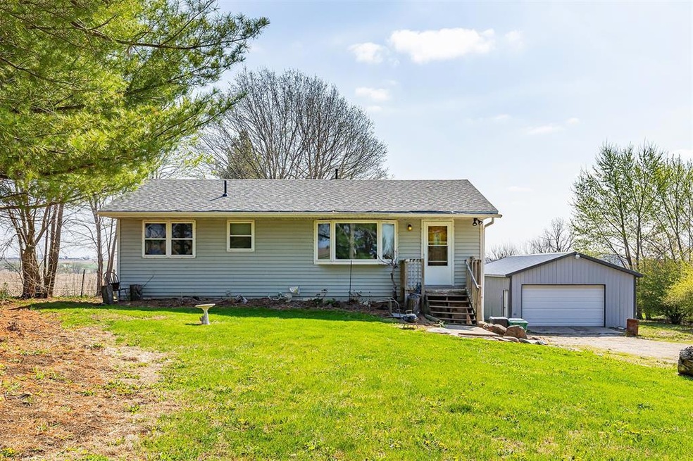 5995 SE 104th St, Runnells, IA 50237 - photo 1