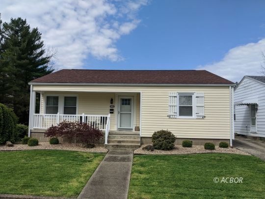 61 Lorene Ave