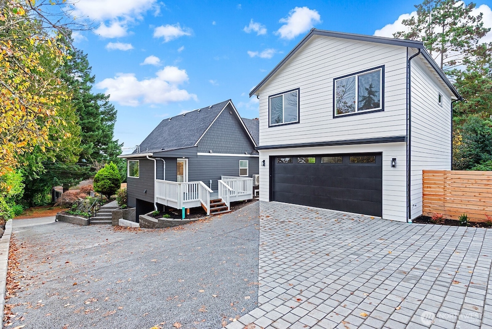 10813 24th Ave NE, Seattle, WA 98125 - photo 1