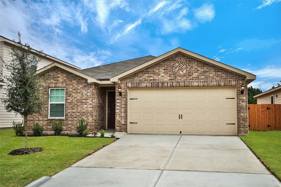 10642 Pine Landing Dr, Houston, TX 77088 - photo 1