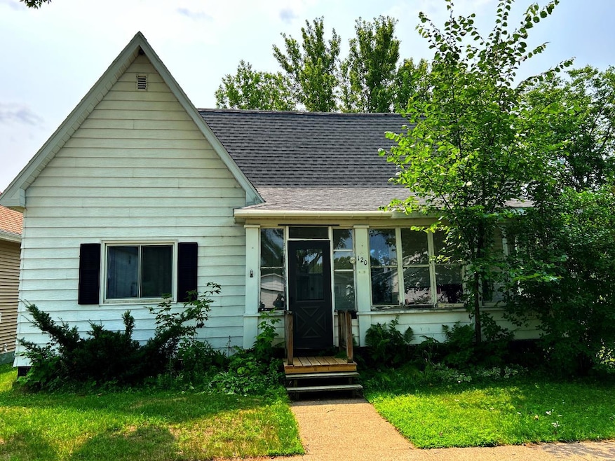 120 E Spirit Ave, Tomahawk, WI 54487 - photo 1