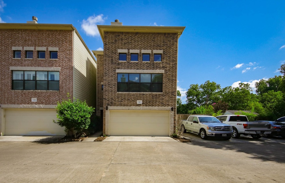 650 Westcross St unit 32, Houston, TX 77018 - photo 1
