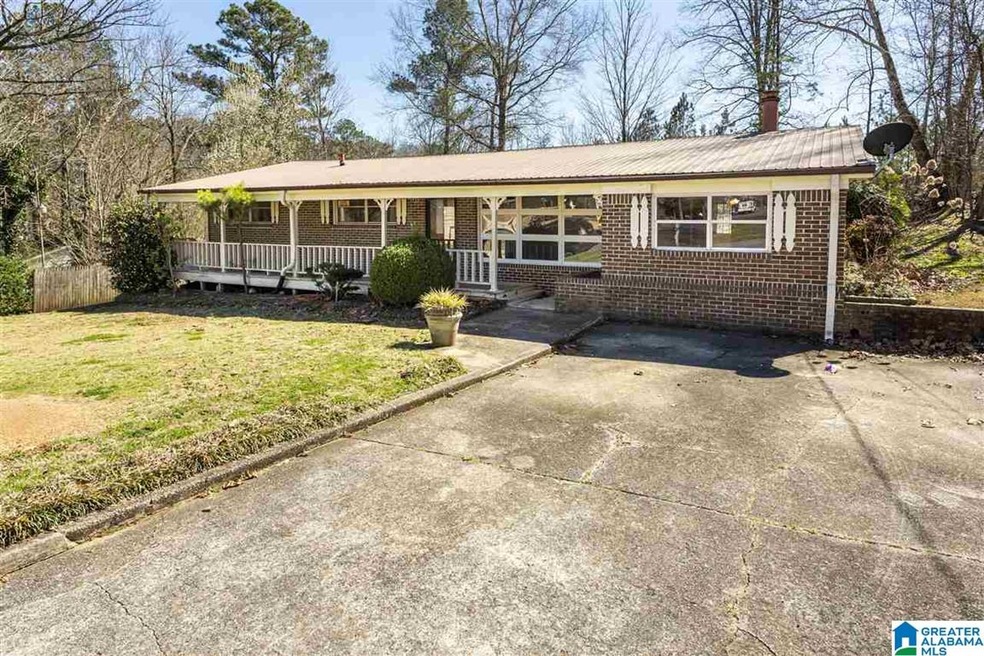 913 27th Ave NE, Center Point, AL 35215 - photo 1