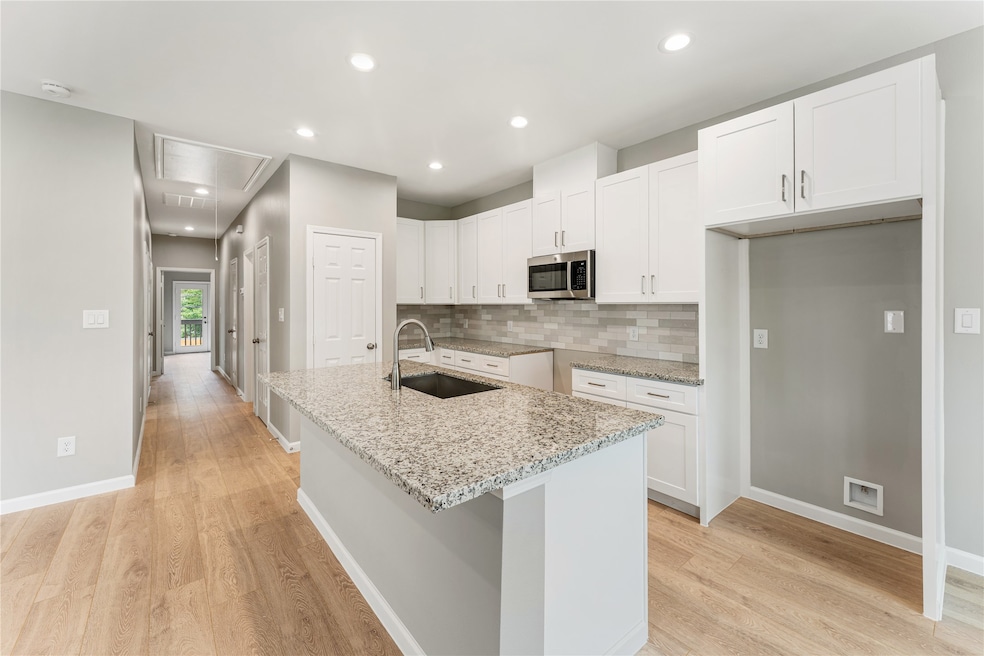 5125 Jezebel St unit B, Houston, TX 77033 - photo 1