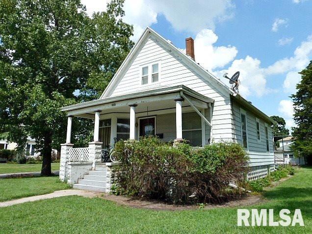 224 6th St, Lincoln, IL 62656 - photo 1