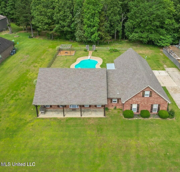 367 Byhalia Creek Farms Rd W, Byhalia, MS 38611 - photo 1