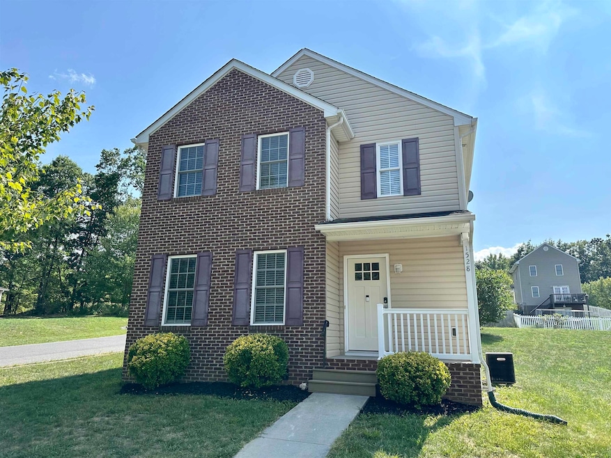 1528 3rd St, Waynesboro, VA 22980 - photo 1