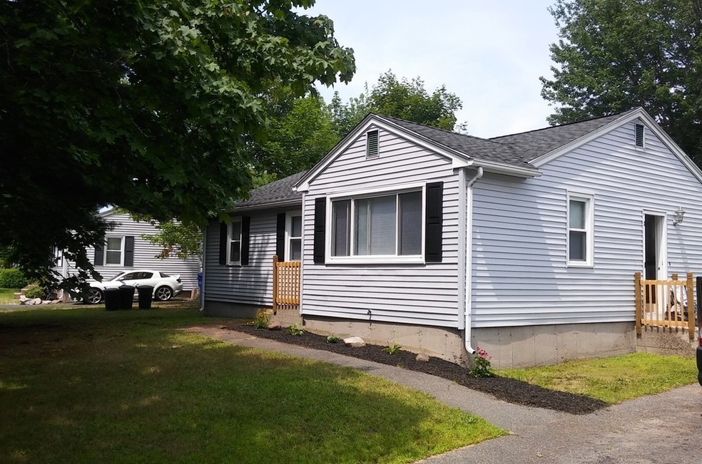 16 Leatherleaf Cir, Springfield, MA 01109 - photo 1