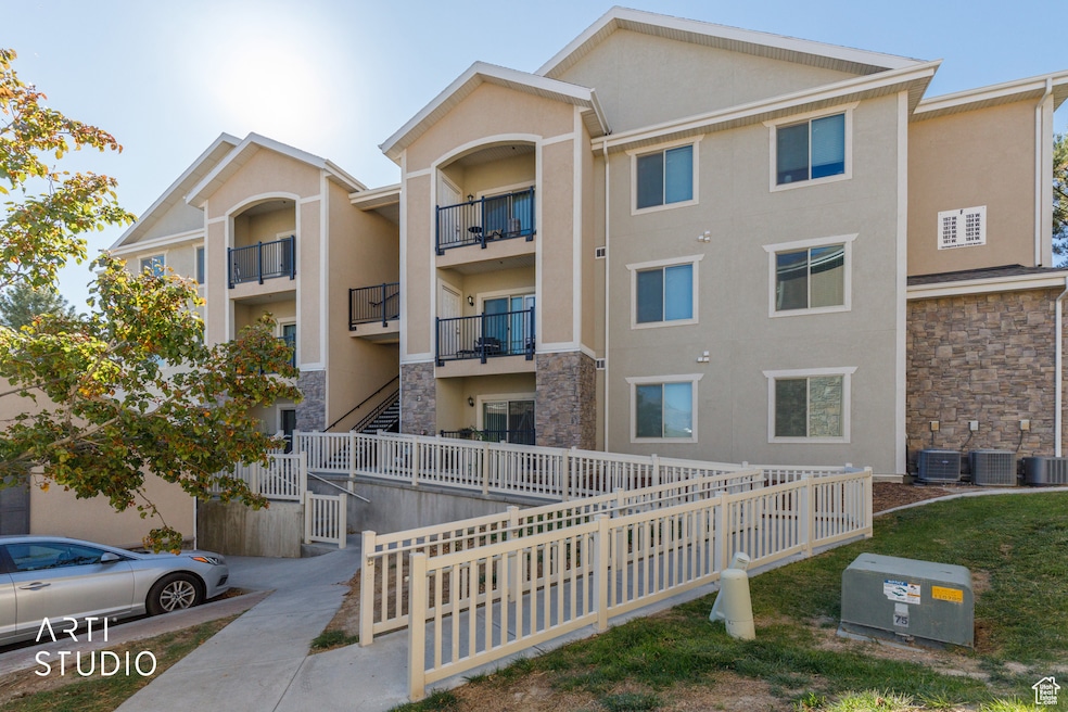 182 W Springview Dr, Saratoga Springs, UT 84045 - photo 1