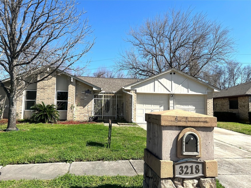 3218 Edgecreek Dr, Houston, TX 77066 - photo 1