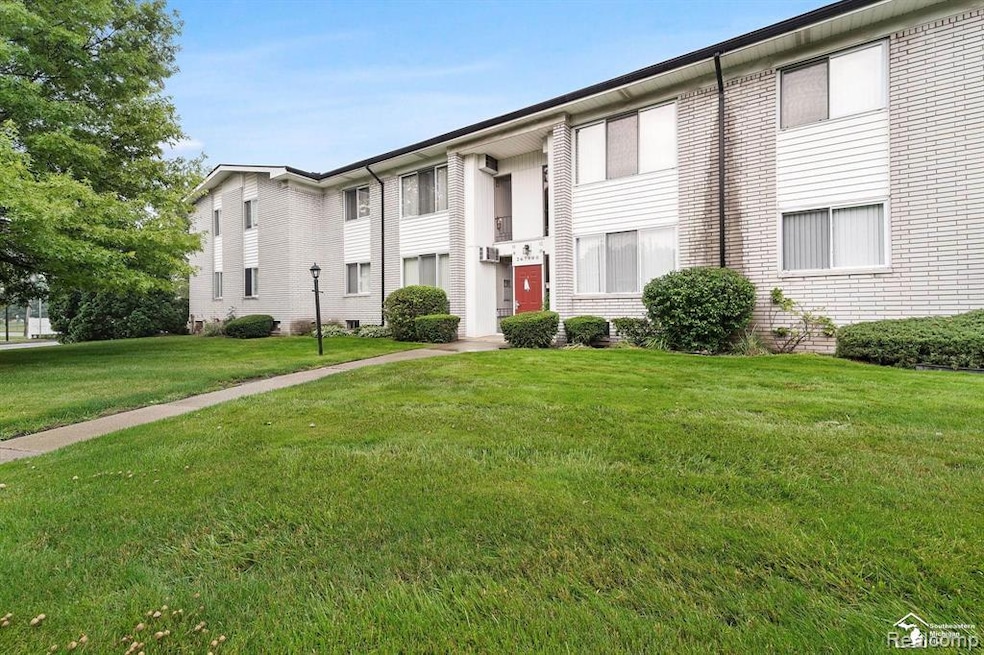 26790 Joy Rd unit H10, Redford, MI 48239 - photo 1