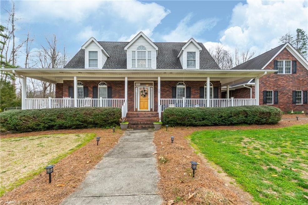 5100 Woodberry Forest Rd, Greensboro, NC 27406 - photo 1